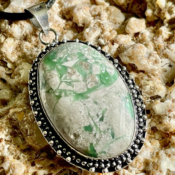 Speckled Variscite- Utahlite Pendant 2" - Picture 11 of 12